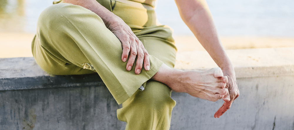 3 Tips For Helping Your Elderly Loved One Care For Their Feet